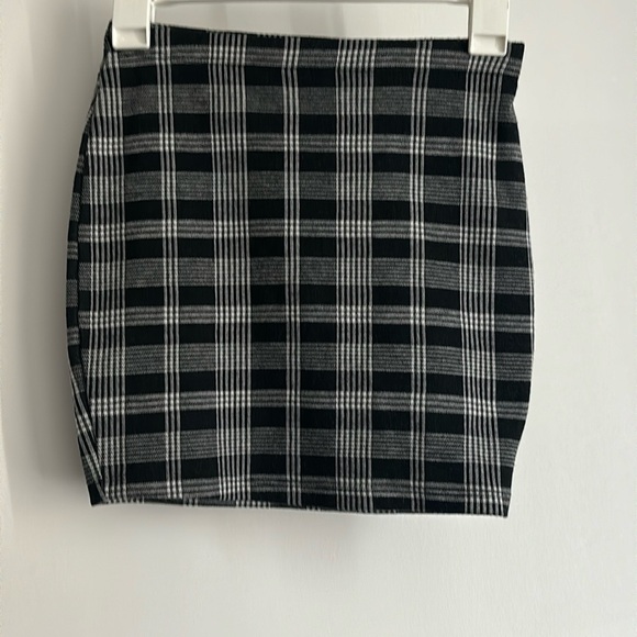 Plaid mini skirt - Picture 1 of 2